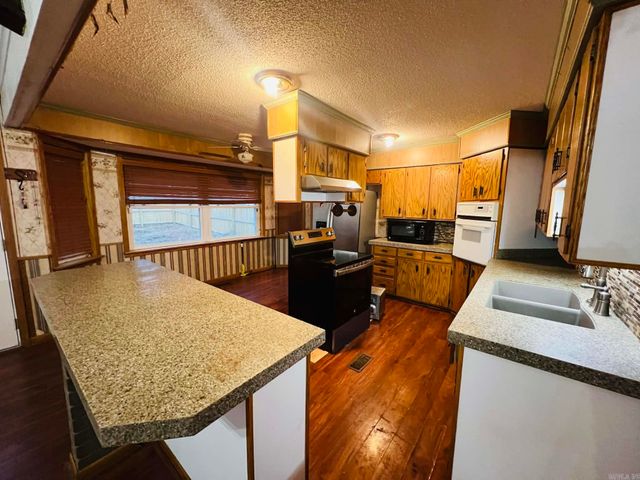 100 Foxwood Drive, Jacksonville, AR 72076