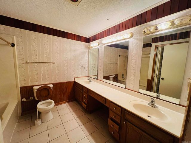 100 Foxwood Drive, Jacksonville, AR 72076