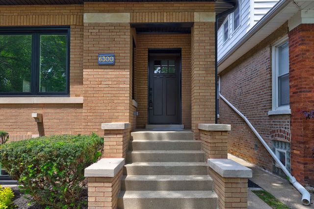6300 W HYACINTH Street, Chicago, IL 60646