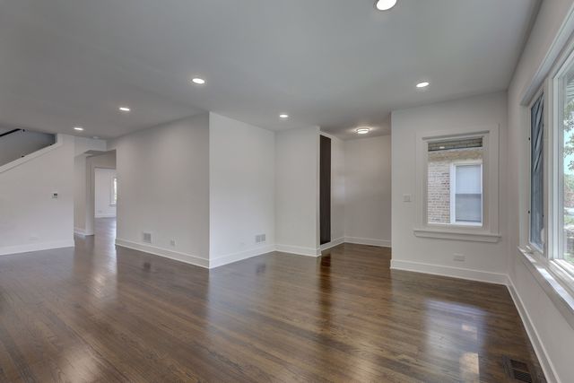 6300 W HYACINTH Street, Chicago, IL 60646