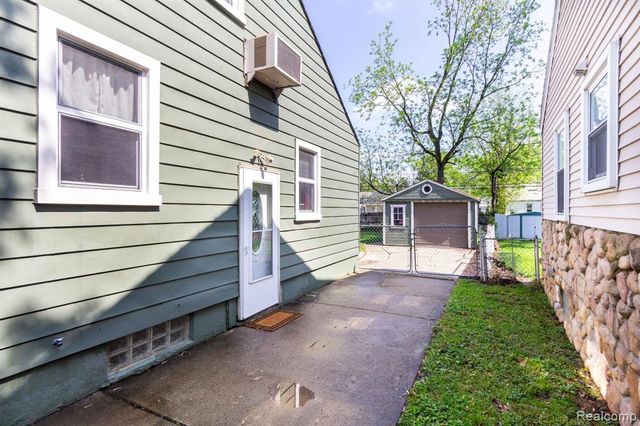 15632 Leona Drive, Redford, MI 48239