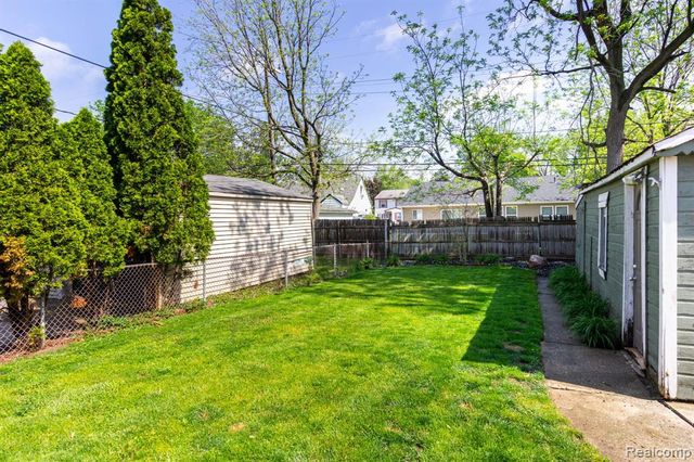 15632 Leona Drive, Redford, MI 48239