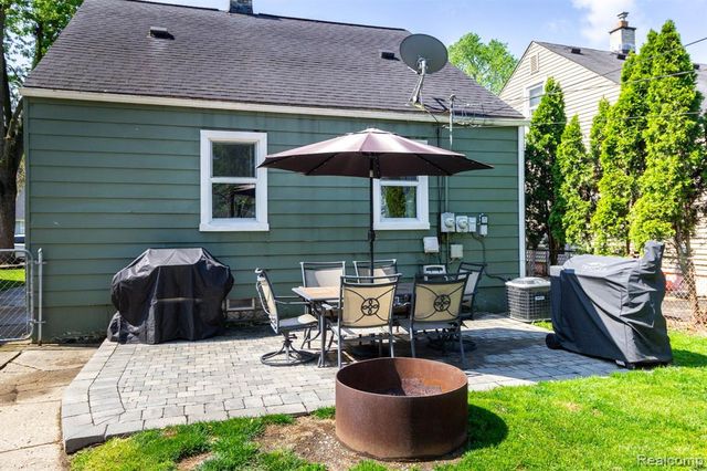 15632 Leona Drive, Redford, MI 48239