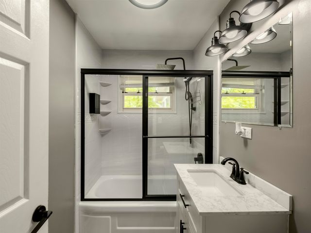 114 Oakwood Estate, Scott Depot, WV 25560