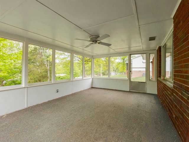 114 Oakwood Estate, Scott Depot, WV 25560