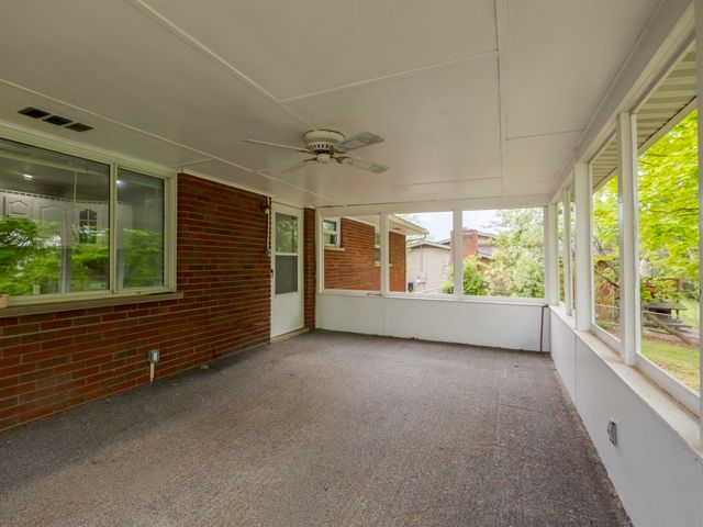 114 Oakwood Estate, Scott Depot, WV 25560