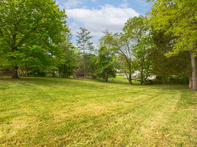 114 Oakwood Estate, Scott Depot, WV 25560