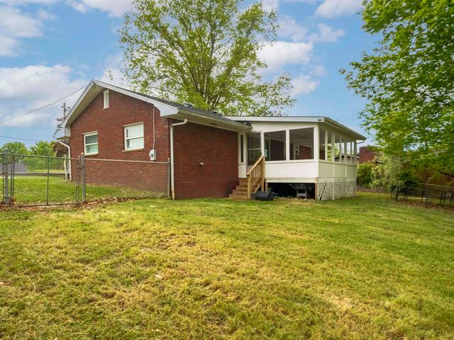 114 Oakwood Estate, Scott Depot, WV 25560