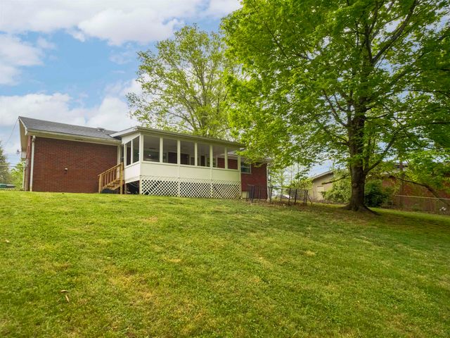 114 Oakwood Estate, Scott Depot, WV 25560