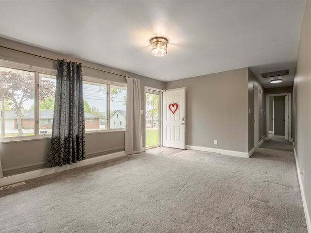 114 Oakwood Estate, Scott Depot, WV 25560