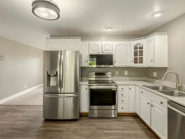 114 Oakwood Estate, Scott Depot, WV 25560
