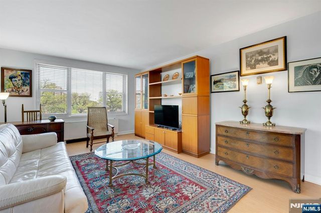 2100 Linwood Avenue 3S, Fort Lee, NJ 07024