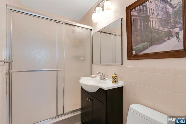 2100 Linwood Avenue 3S, Fort Lee, NJ 07024