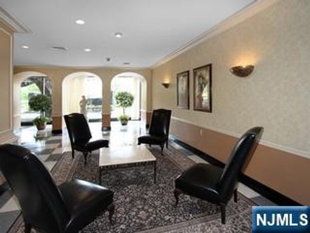 2100 Linwood Avenue 3S, Fort Lee, NJ 07024
