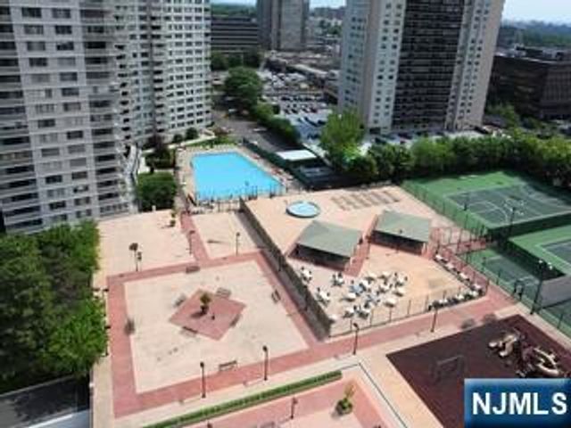 2100 Linwood Avenue 3S, Fort Lee, NJ 07024