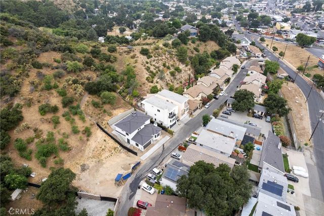 7422 valaho, Tujunga, CA 91042