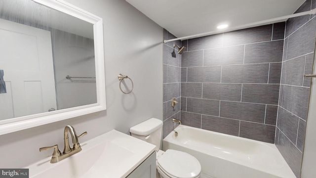 3301 CEDARHURST RD, Baltimore, MD 21214