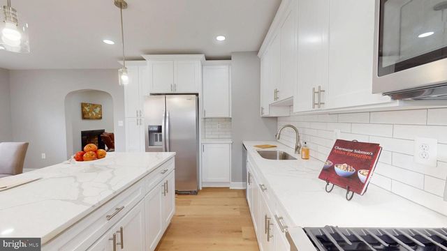 3301 CEDARHURST RD, Baltimore, MD 21214