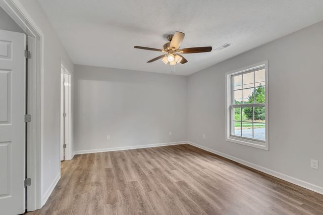 1563 Paynes Church Rd, Winchester, TN 37398