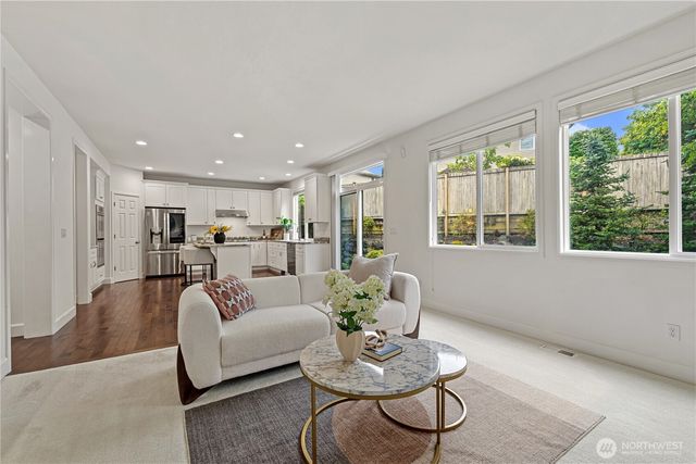 813 275th Place SE, Sammamish, WA 98075