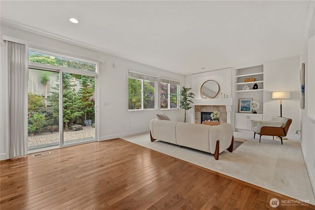 813 275th Place SE, Sammamish, WA 98075