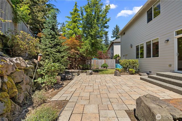 813 275th Place SE, Sammamish, WA 98075