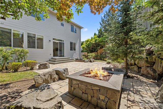 813 275th Place SE, Sammamish, WA 98075