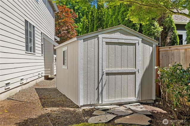 813 275th Place SE, Sammamish, WA 98075