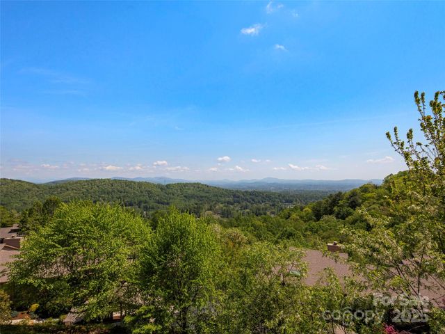 167 Country Ridge Road, Laurel Park, NC 28739