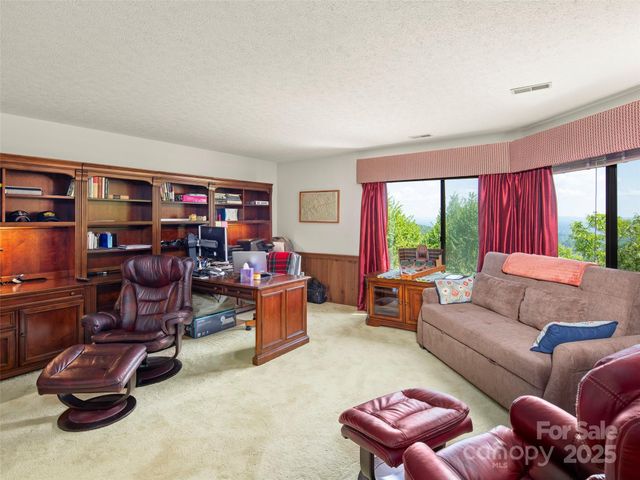 167 Country Ridge Road, Laurel Park, NC 28739