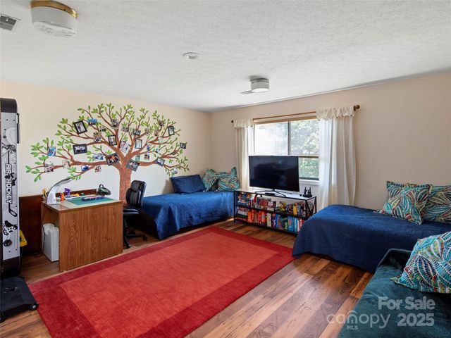 167 Country Ridge Road, Laurel Park, NC 28739