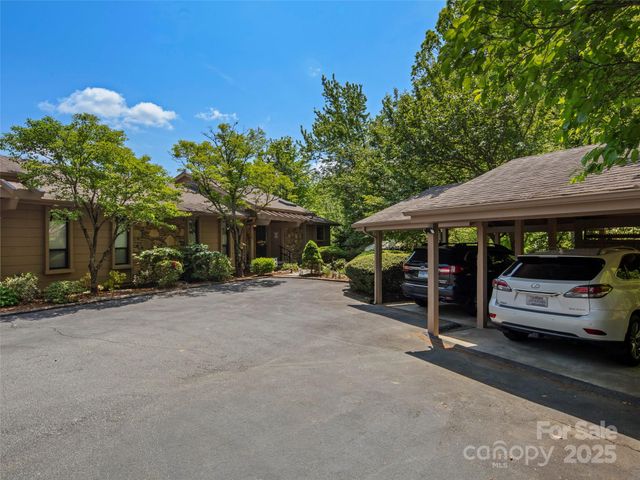 167 Country Ridge Road, Laurel Park, NC 28739