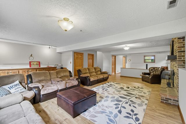 26587 N Cherrywood Lane, Wauconda, IL 60084