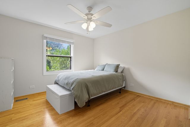 26587 N Cherrywood Lane, Wauconda, IL 60084