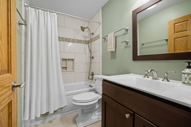 26587 N Cherrywood Lane, Wauconda, IL 60084