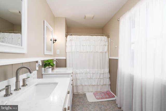 105 CEDAR GROVE RD, Mullica Hill, NJ 08062