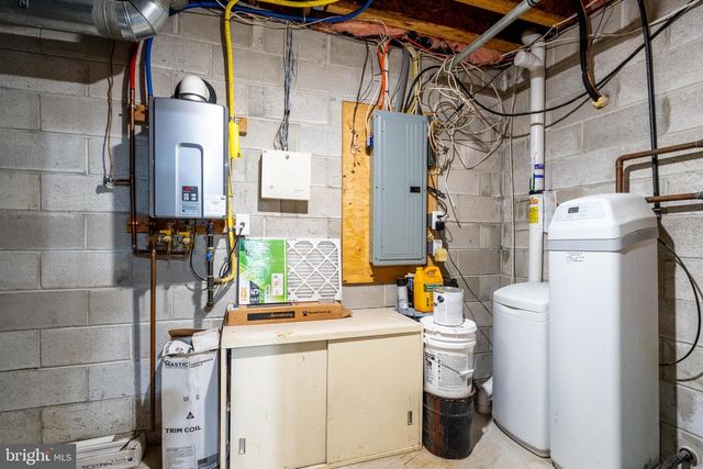 105 CEDAR GROVE RD, Mullica Hill, NJ 08062