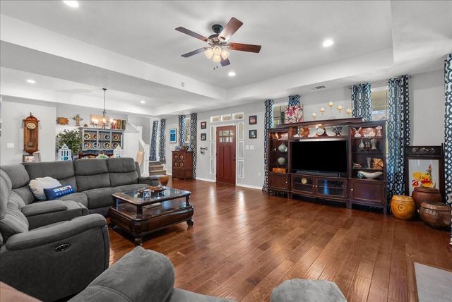 880 Paradise Drive, Coldspring, TX 77331