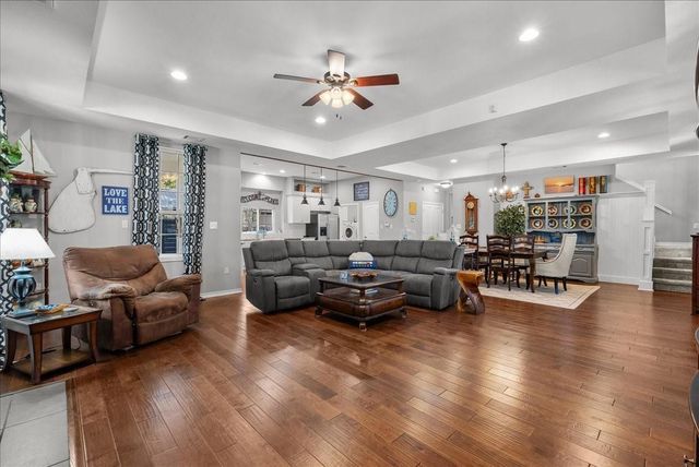 880 Paradise Drive, Coldspring, TX 77331