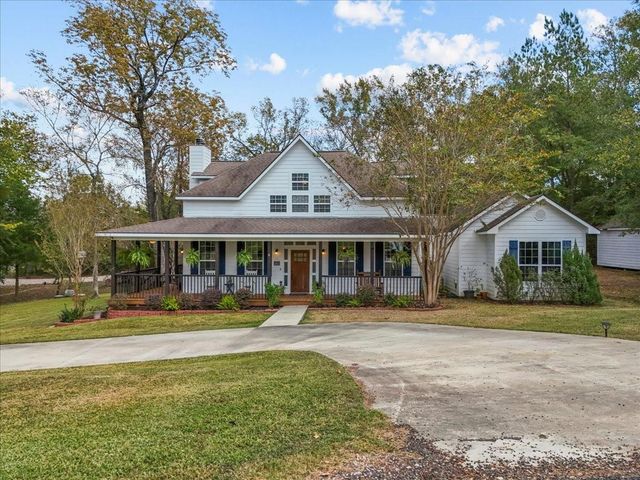 880 Paradise Drive, Coldspring, TX 77331