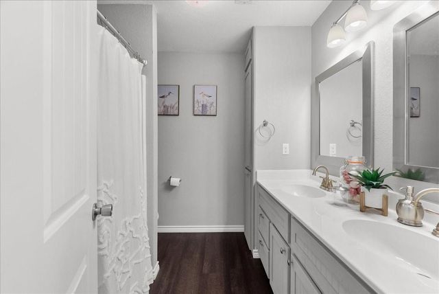 880 Paradise Drive, Coldspring, TX 77331