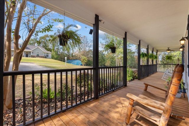 880 Paradise Drive, Coldspring, TX 77331