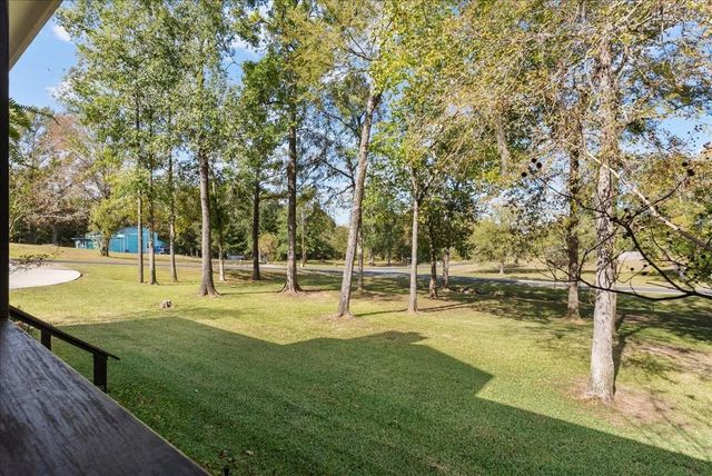 880 Paradise Drive, Coldspring, TX 77331