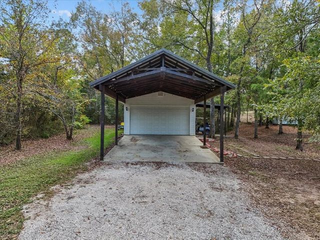 880 Paradise Drive, Coldspring, TX 77331