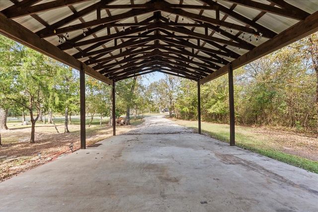 880 Paradise Drive, Coldspring, TX 77331