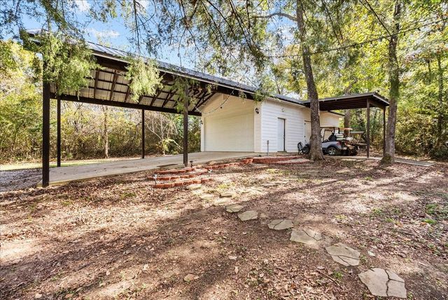 880 Paradise Drive, Coldspring, TX 77331