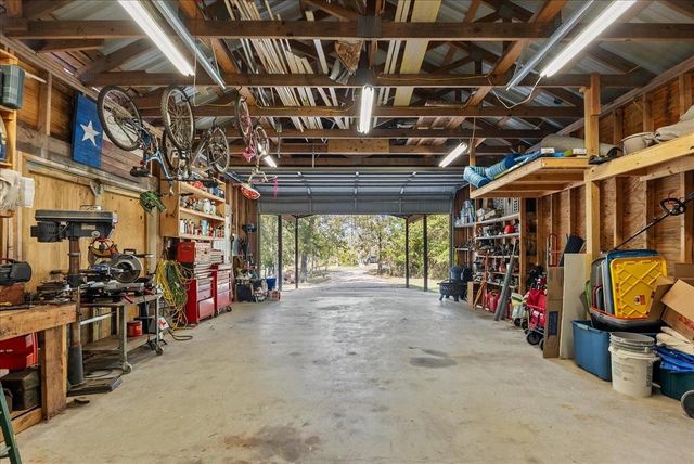 880 Paradise Drive, Coldspring, TX 77331