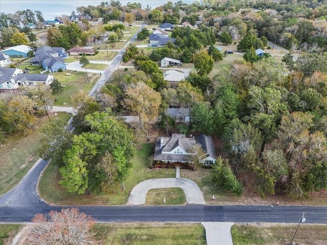 880 Paradise Drive, Coldspring, TX 77331