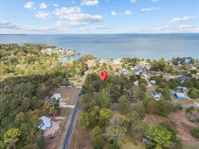 880 Paradise Drive, Coldspring, TX 77331