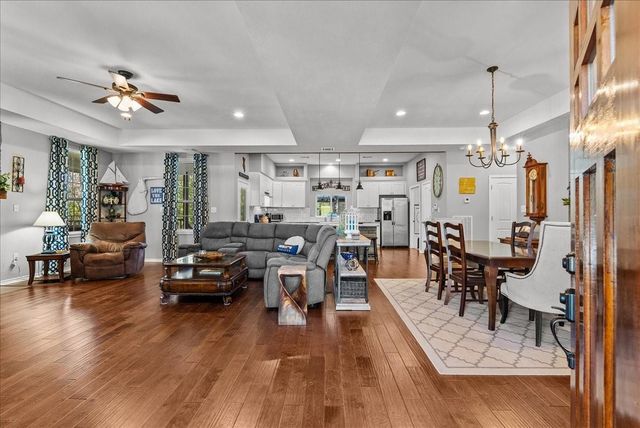 880 Paradise Drive, Coldspring, TX 77331